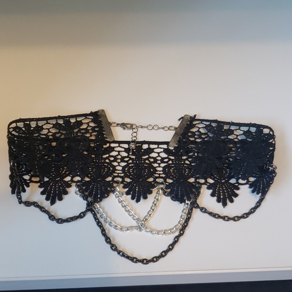 Black Lace Choker - Picture 3 of 4